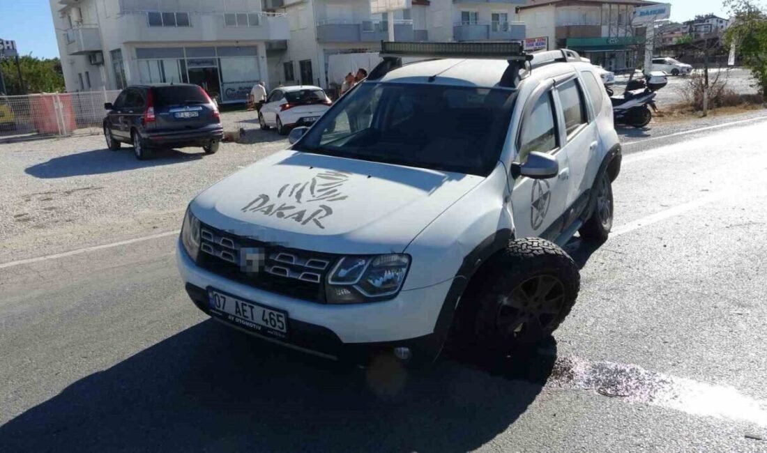 Antalya’nın Manavgat ilçesinde köprülü kavşaktan inen 1’i kamyon 3 aracın