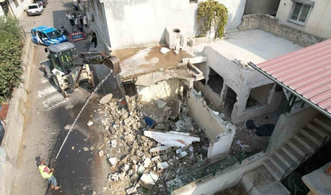 Mersin’in merkez ilçe Akdeniz Belediyesi, görsel kirliliğin yanı sıra vatandaşların