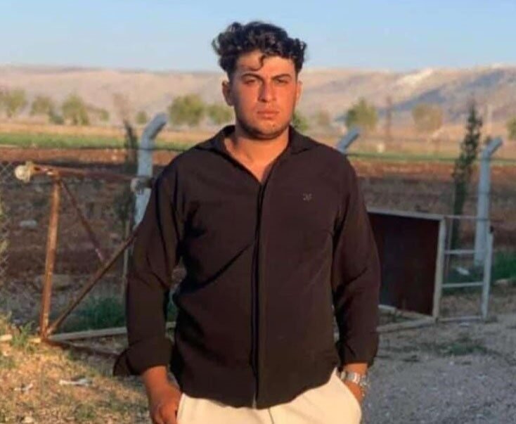 Hatay’da hafif ticari araçla çarpıştıktan sonra tarlaya uçan motosikletin sürücüsü