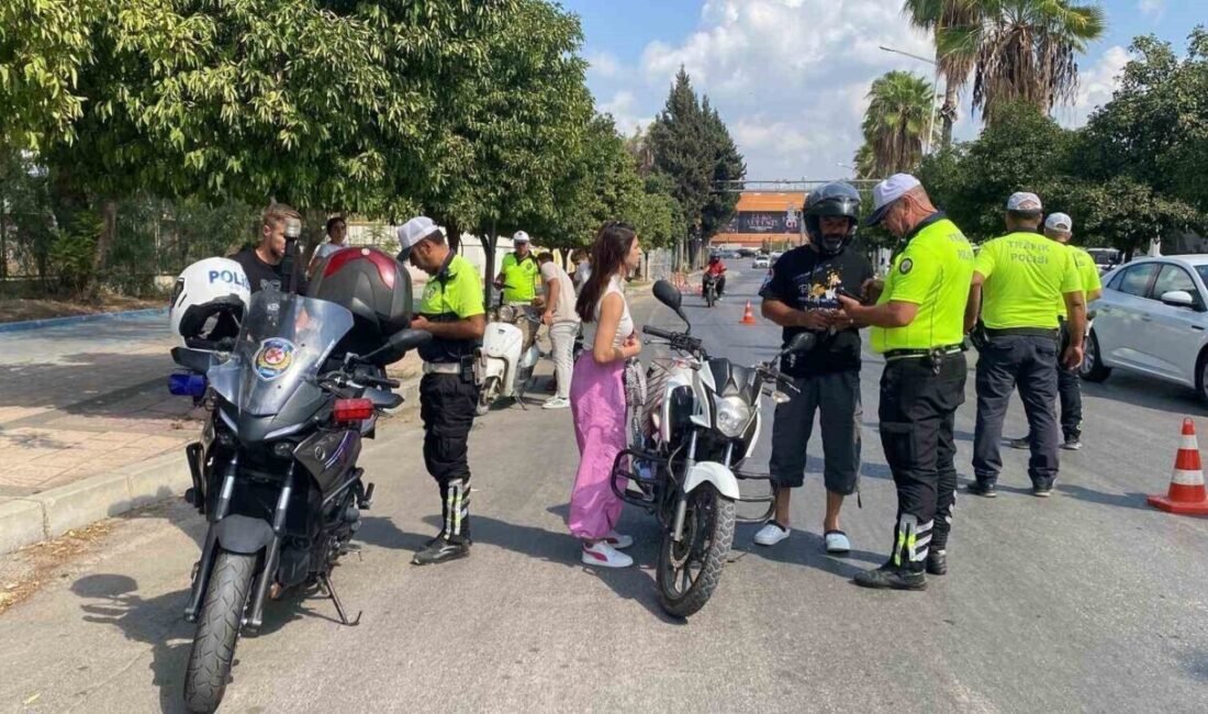 Adana’da kurallara uymayan motosiklet sürücülerine yönelik yapılan 1 buçuk saatlik
