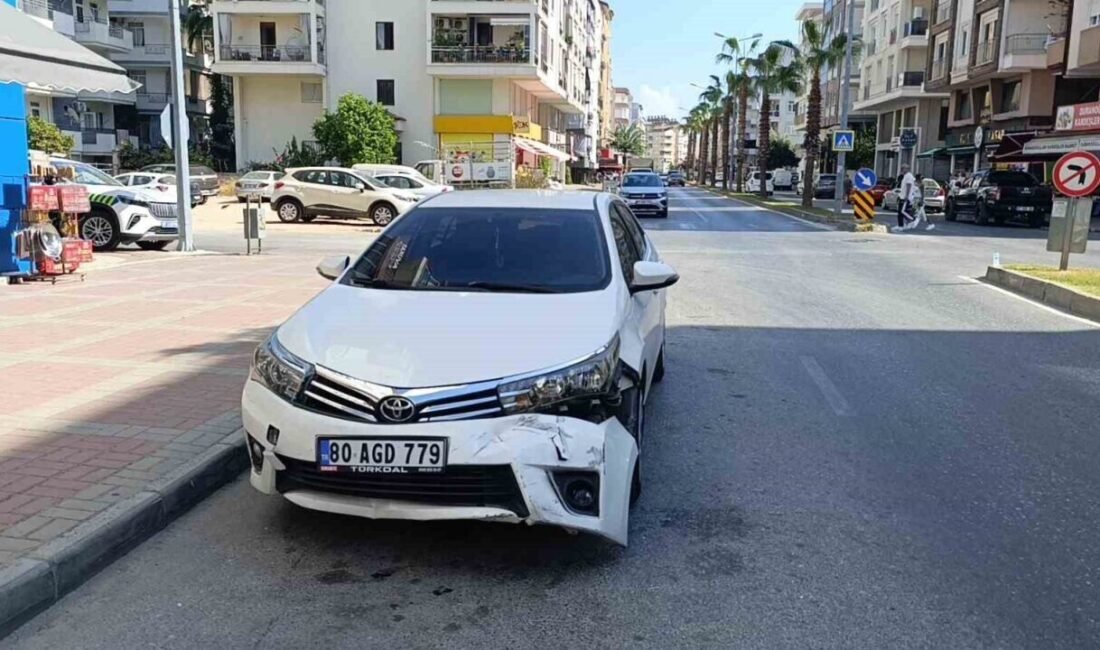 Antalya’nın Manavgat ilçesine otomobille motosikletin çarpması sonucunda meydana gelen kazada