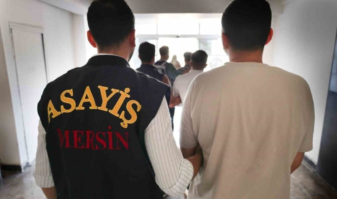 Mersin’de vatandaşlarımızı telefonla arayarak kendilerini polis ve savcı olarak tanıtarak