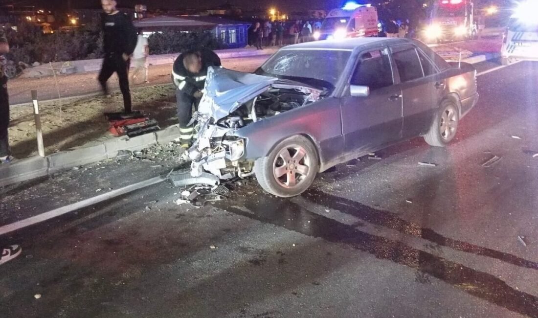 Hatay’da 2 otomobilin çarpıştığı kazada 2 kişi yaralandı. Kaza, Samandağ
