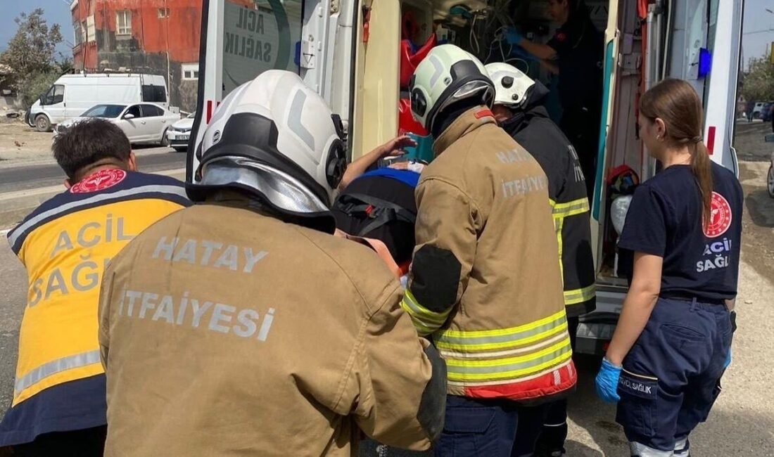 Hatay’da 2 otomobilin çarpıştığı kazada 6 kişi yaralandı. Kaza, Samandağ