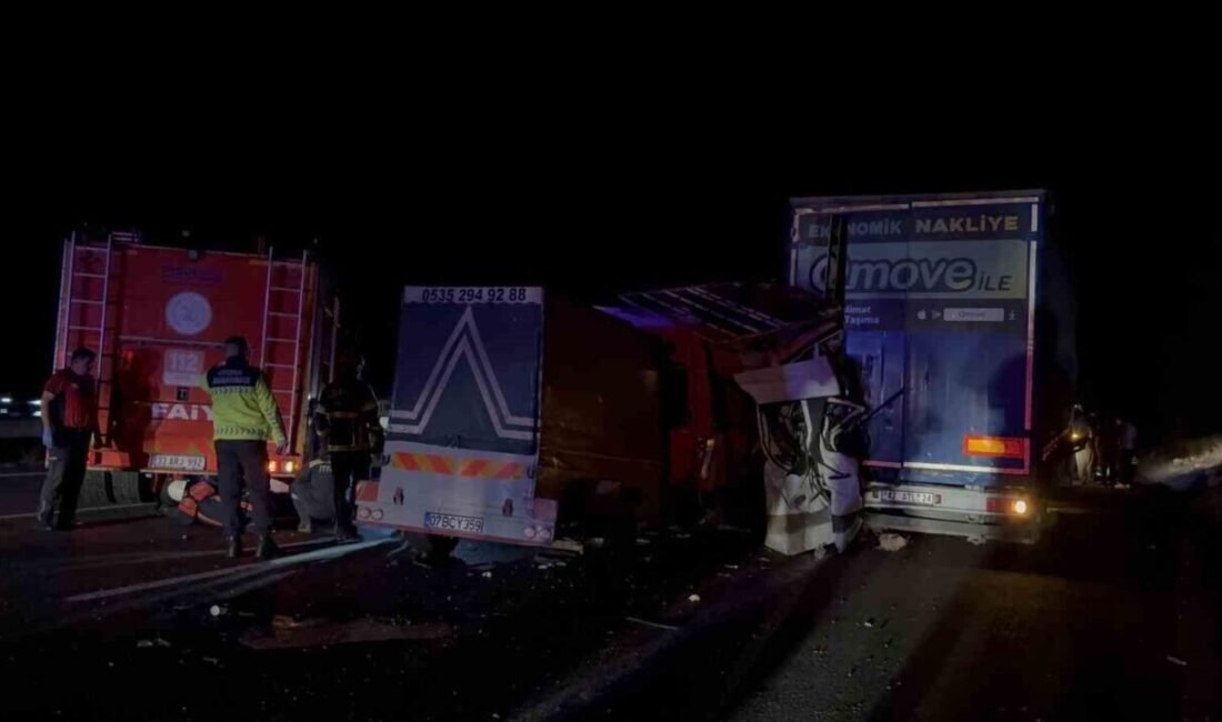 Mersin’de otoyolda tarım işçilerini taşıyan minibüsün tıra arkadan çarpması sonucu