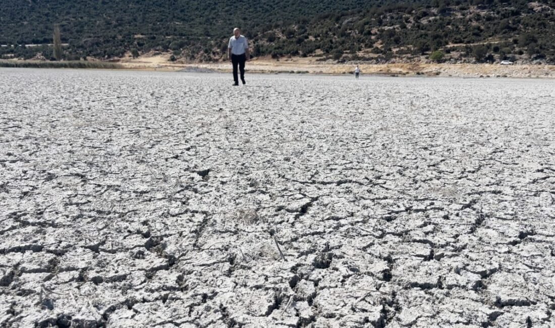 Türkiye’nin dördüncü büyük gölü ve en önemli içme suyu rezervi