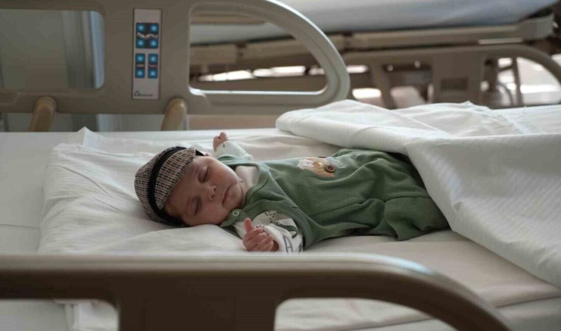 Doğuştan genetik hastalık nedeniyle 9 aylıkken yalnızca 4 kilo olan