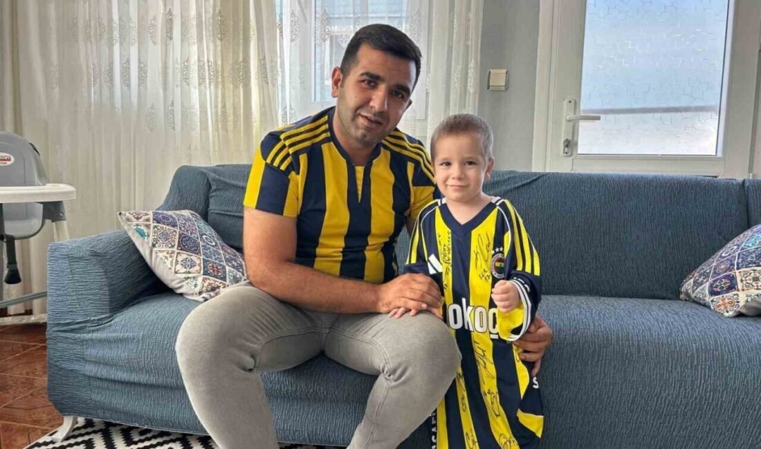 Hatay’da kanseri yenen 3 buçuk yaşındaki Tamer Talha Oğuz’a Fenerbahçeli