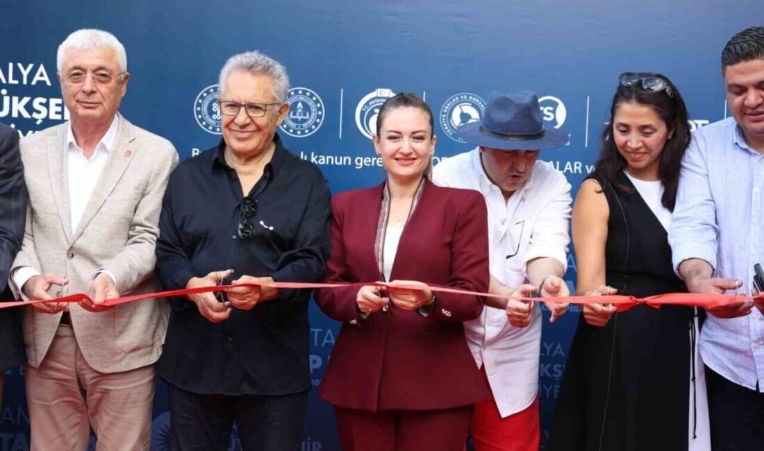 Antalya Büyükşehir Belediyesi tarafından bu yıl “Kitapla umuda, adalete, özgürlüğe”