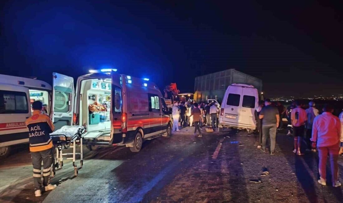 Hatay’da işçi servisi ile traktörün çarpıştığı kazada yaralanan 17 yaşındaki