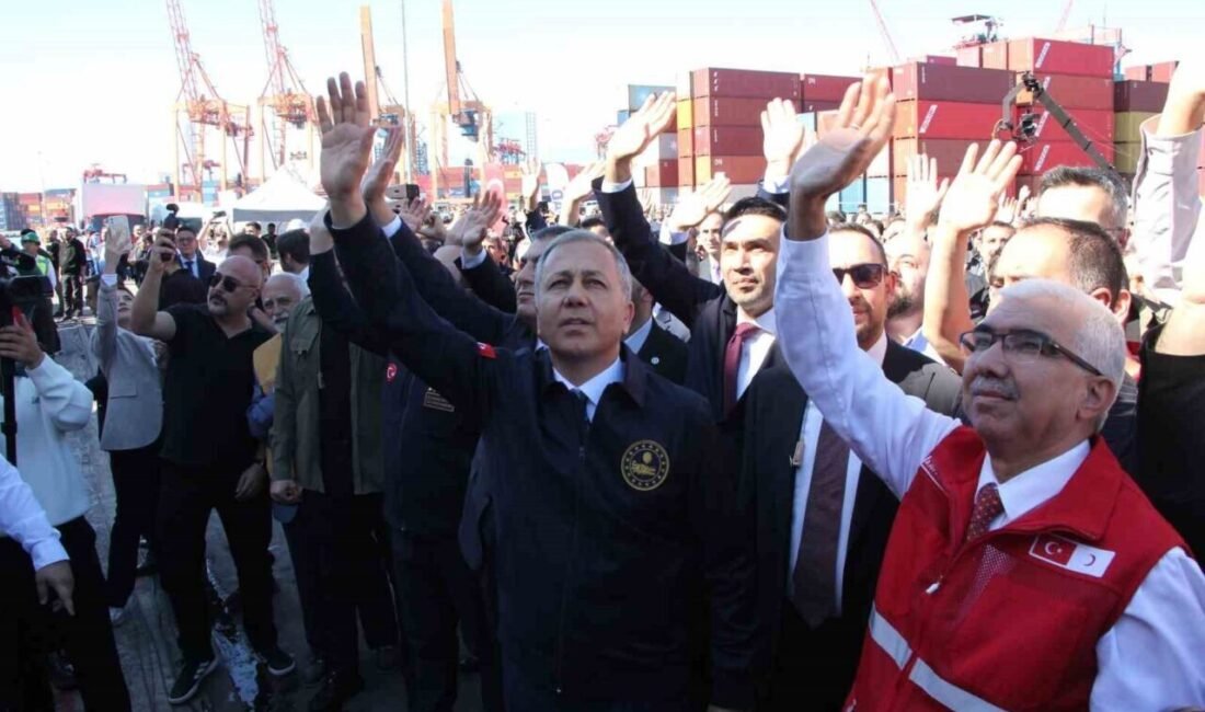 Mersin limanından ’17. İyilik Gemisi ’Akdeniz’i uğurlayan İçişleri Bakanı Ali