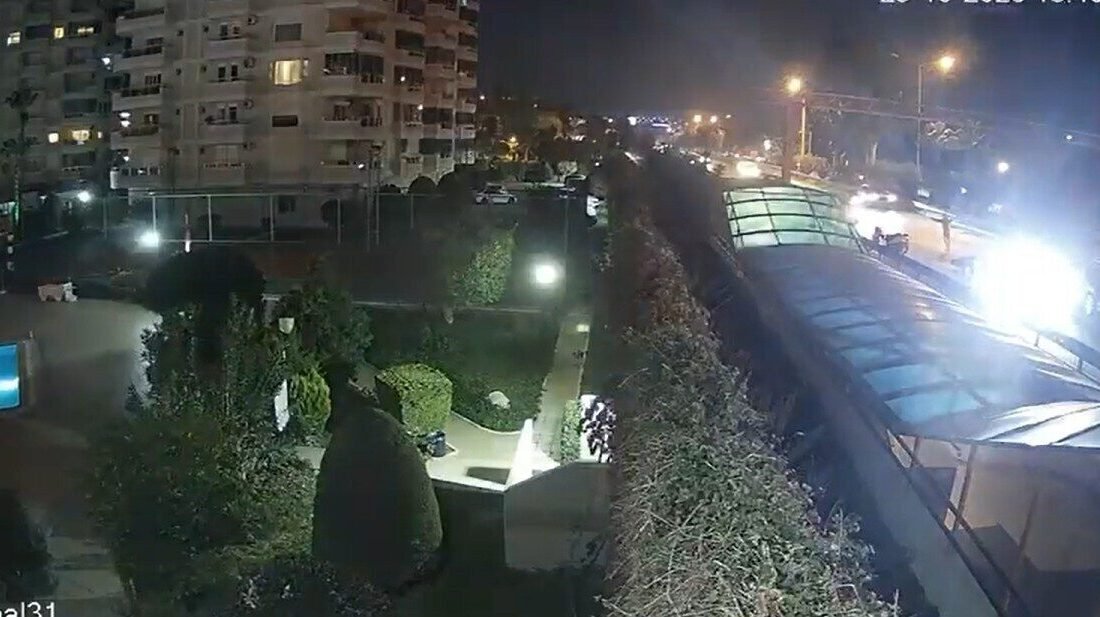 Antalya’nın Alanya ilçesinde motosiklet ile otomobilin çarpışması meydana gelen trafik