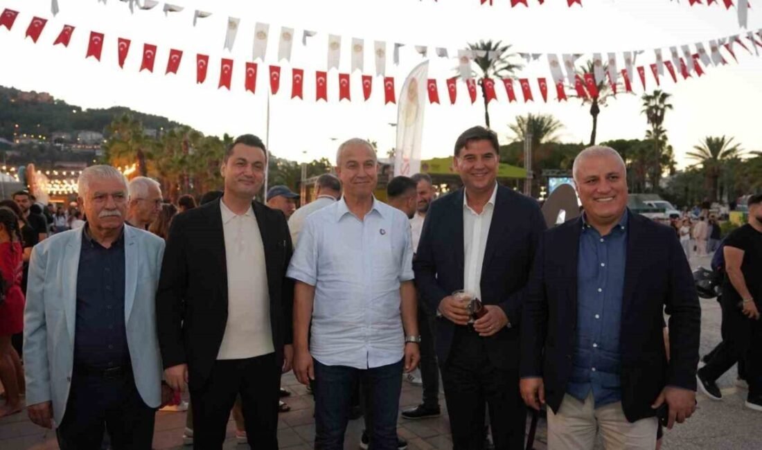 Alanya Belediyesi’nin bu yıl dördüncüsünü düzenlediği Alanya Tropikal Meyve Festivali