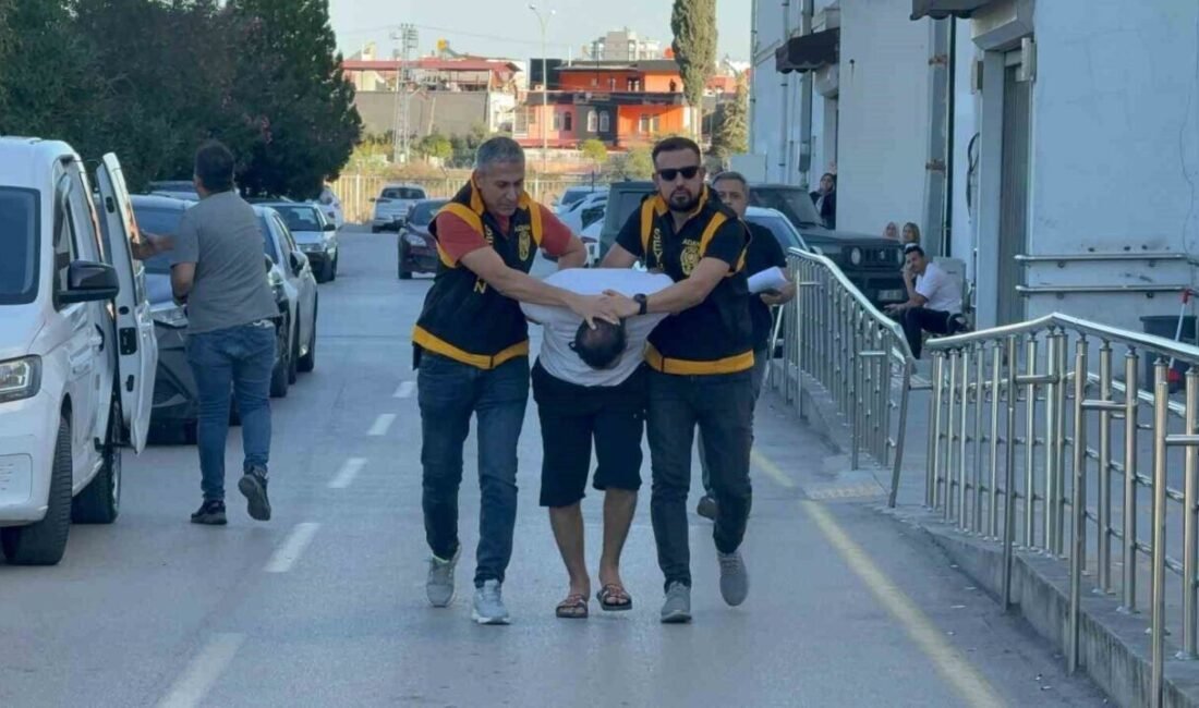 Adana’nın Seyhan ilçesinde, 8 yaşındaki çocuğu ayak bileğinden tutup acımasızca