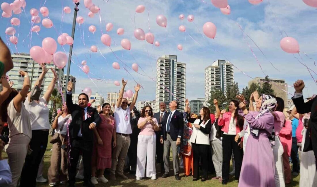 Adana’da meme kanseri farkındalık ayı kapsamında gökyüzüne yüzlerce pembe balon