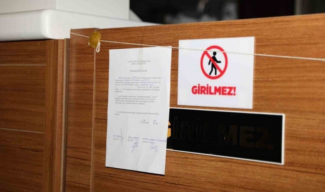 Alanya Belediyesi Zabıta Müdürlüğü ekipleri AVM’de denetleme yaptı. Tarihi geçmiş