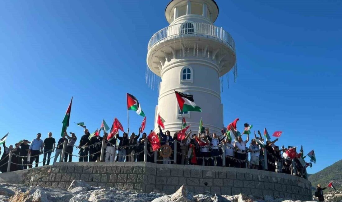 Antalya’nın Alanya ilçesinde, İsrail’in Gazze’ye yönelik insanlık dışı saldırıları protesto