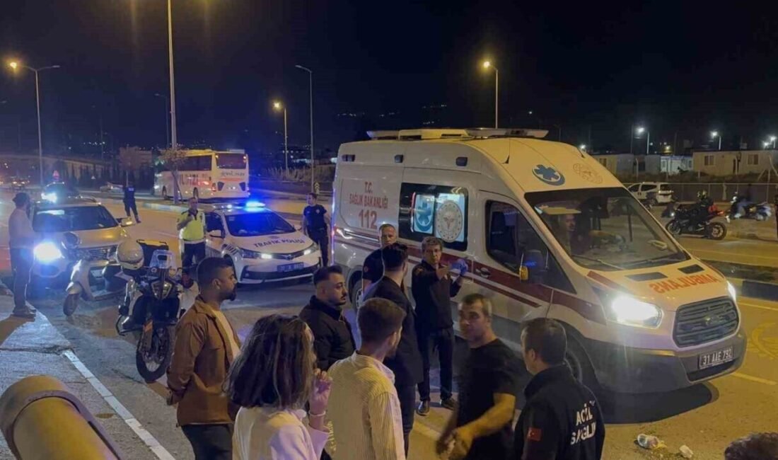 Hatay’da alışveriş yapıp evine giderken motosikletin çarptığı kadın ile sürücü