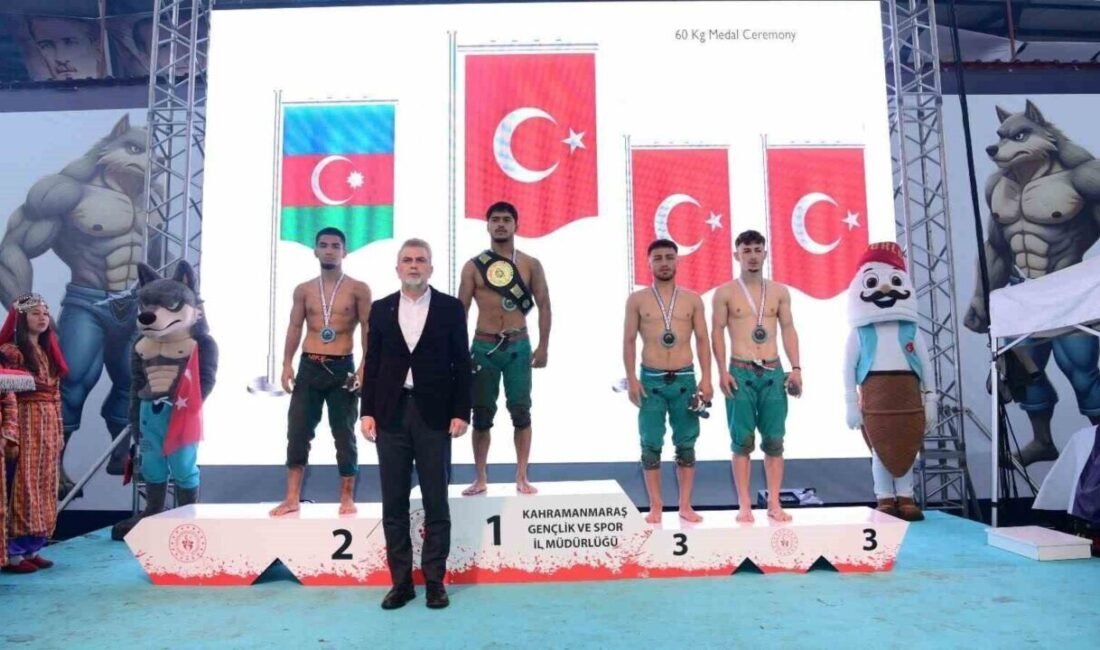 Altın kemer ve madalyalar Türk pehlivanların İlk kez düzenlenen Dünya Karakucak Güreş Şampiyonası büyük bir coşkuyla