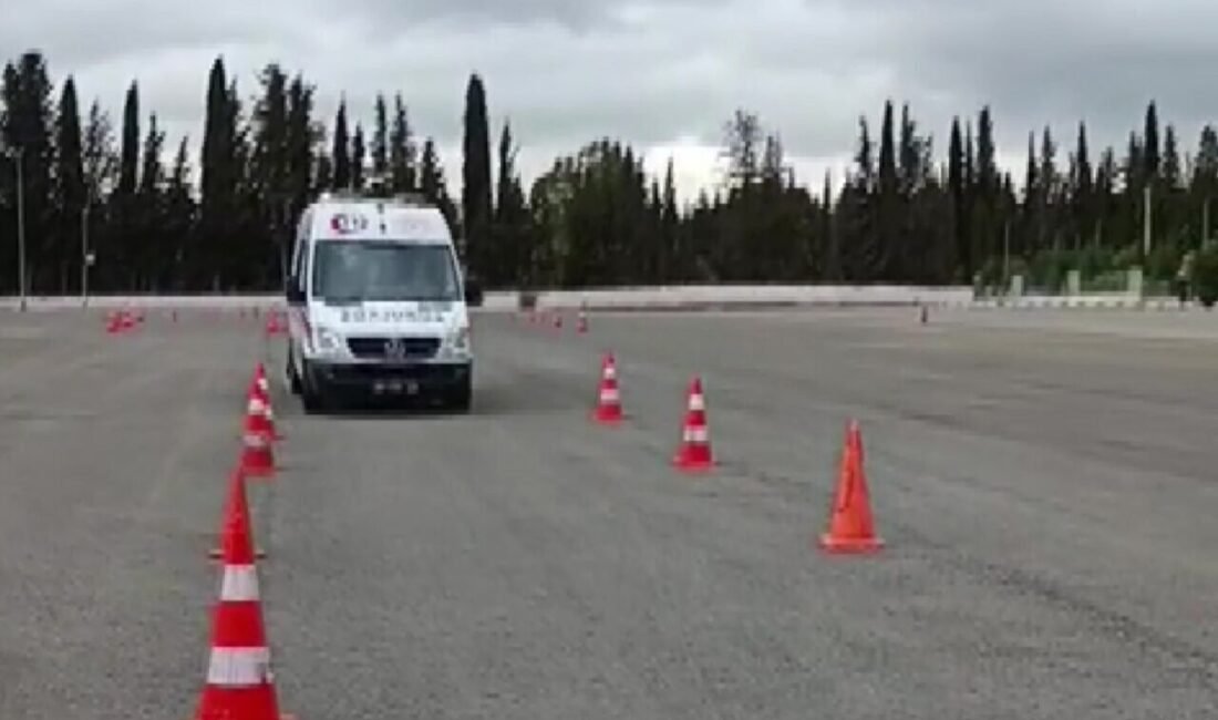 Antalya’da 112 Acil Sağlık ekiplerinde görev yapmak üzere yeni atanan