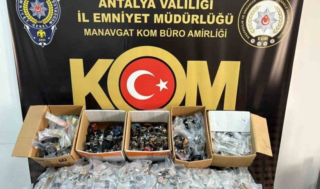 Antalya’da polis ekipleri tarafında son bir haftada yapılan operasyonlarda silah,