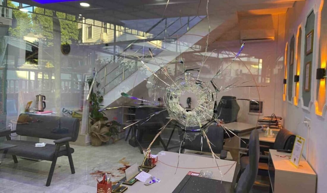 Antalya’nın Serik ilçesinde iki grup arasında çıkan silahlı kavgada 2