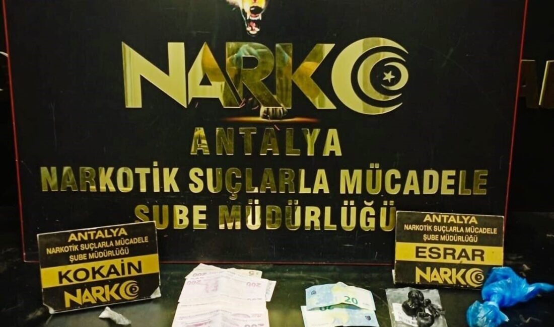 Antalya’da polis ekiplerince son 1 haftada gerçekleştirilen uyuşturucu operasyonlarında 22