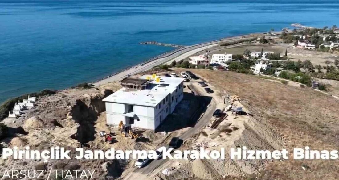 Hatay’ın Arsuz ilçesine inşa edilen Pirinçlik Jandarma Karakol Komutanlığı binasında