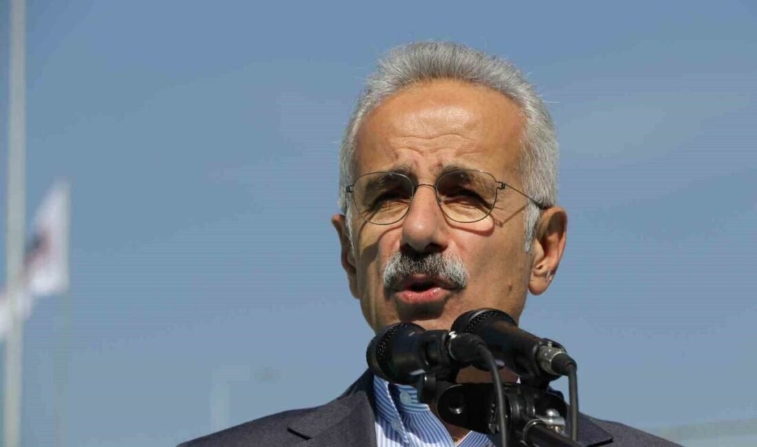 Antalya’da Kepezüstü ve Sanayi Farklı Seviyeli Kavşaklarının açılışı yapıldı. Açılış