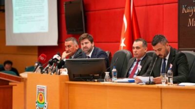 Tarsus Belediyesinin ekim ayı meclis toplantısında kentsel dönüşümden asansör kazası