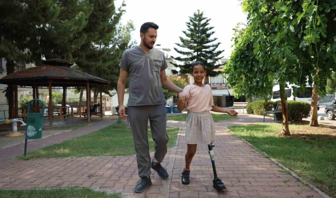 Adana’da Büyükşehir Belediyesi’ne ait yolcu otobüsünün çarpması sonucu 4 sene