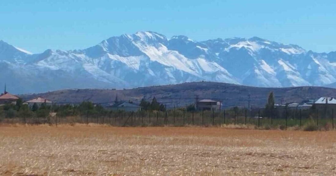 Kahramanmaraş’ta Binboğa Dağı’nın zirvesine mevsimin ilk karı düştü. Afşin ilçesinde