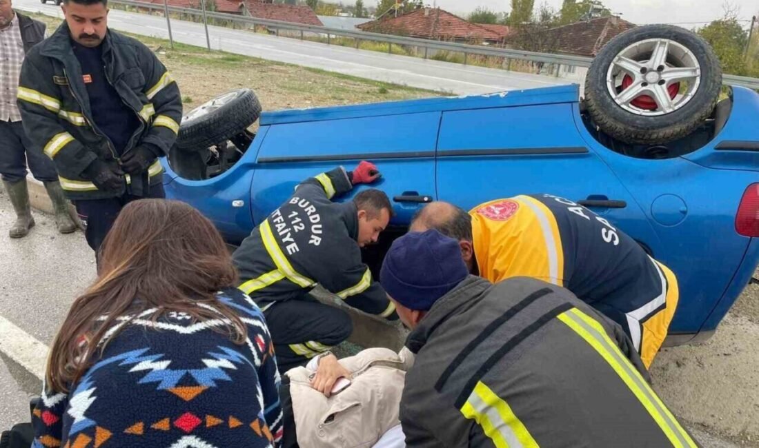 Burdur’da sürücüsünün direksiyon hakimiyetini kaybetmesi sonucu meydana gelen trafik kazasında