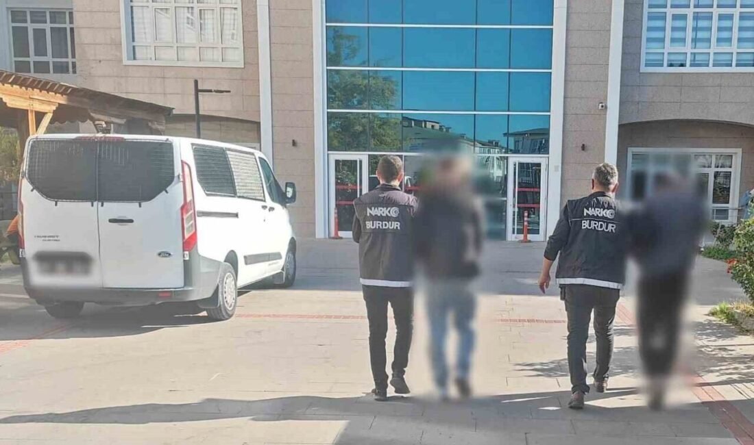 Burdur’da polis ekipleri tarafından uyuşturucu ile mücadele çerçevesinde yapılan çalışmada
