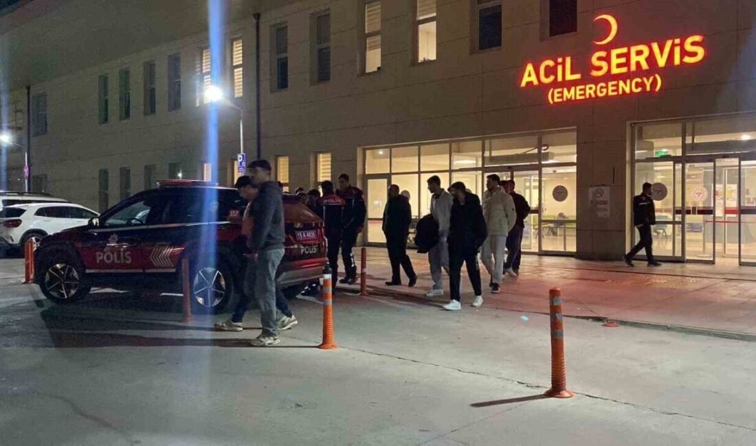 Burdur’da yaklaşık 50 üniversite öğrencisi zehirlenme şüphesiyle hastanelik oldu. Taburcu