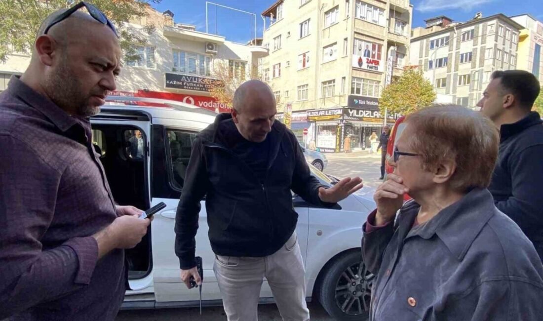 Burdur’da kendisini polis olarak tanıtan dolandırıcılara inanarak bankaya gelen ve