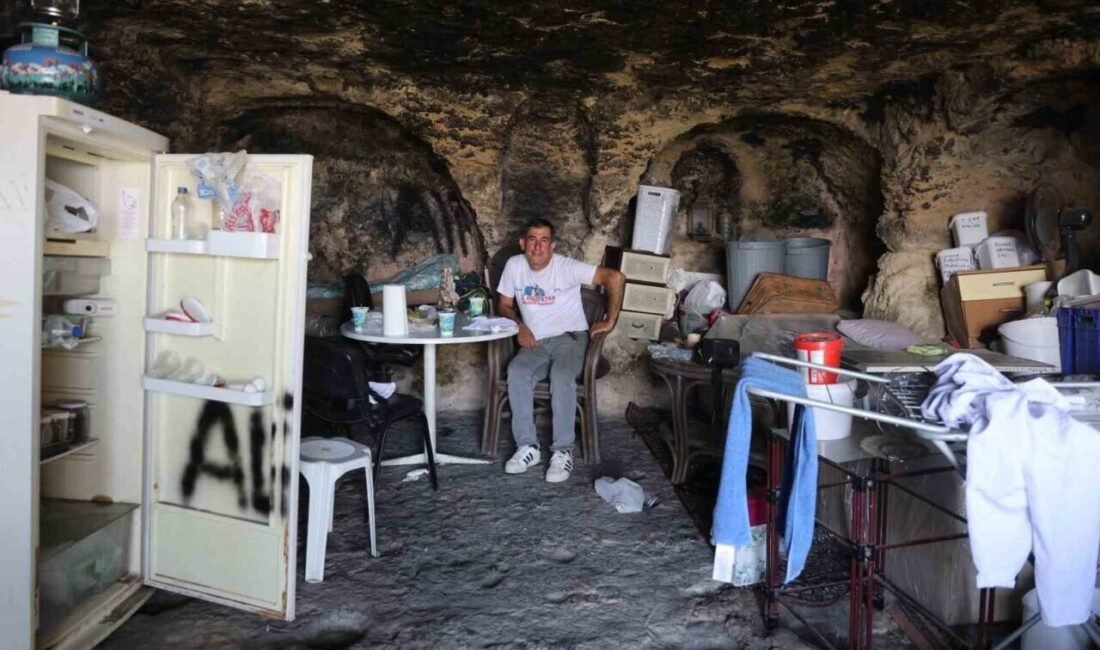 Hatay’da depremden sonra yerleştiği mağarada huzuru bulan Ali Bozoğlan, zabıta