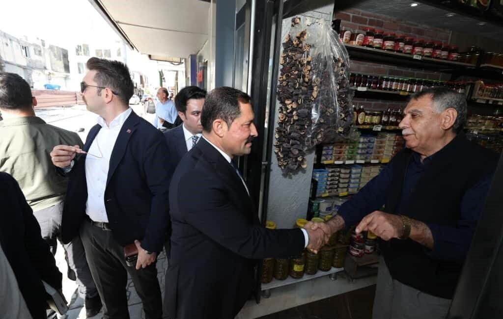 Hatay Valisi Mustafa Masatlı’nın Samandağ ilçesini ziyaretinde bir esnaf, “Bizi