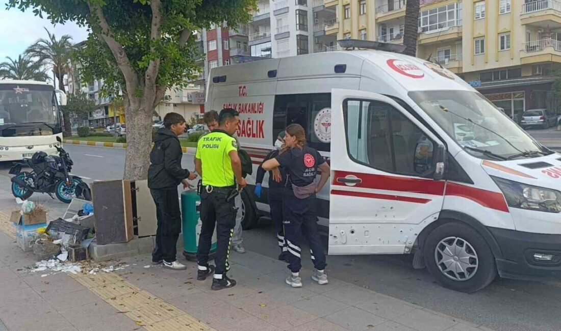 Antalya’nın Manavgat ilçesinde meydana gelen trafik kazasında, motosikletiyle otomobile çarpan