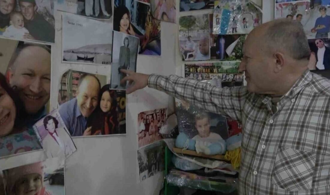 Isparta’da 52 yıldır fotoğrafçılık yapan adam, doğduğu kasabanın neredeyse tüm