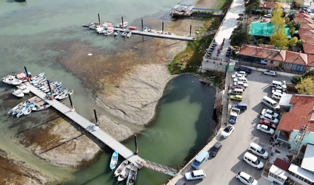 Isparta’da son yıllarda hızla su kaybeden Eğirdir Gölü, hem balıkçılığı