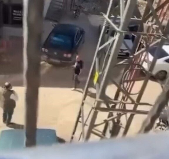 Kahramanmaraş’ta bir şahıs, “Kim hırsız” diyerek bağırdıktan sonra elindeki tüfekle