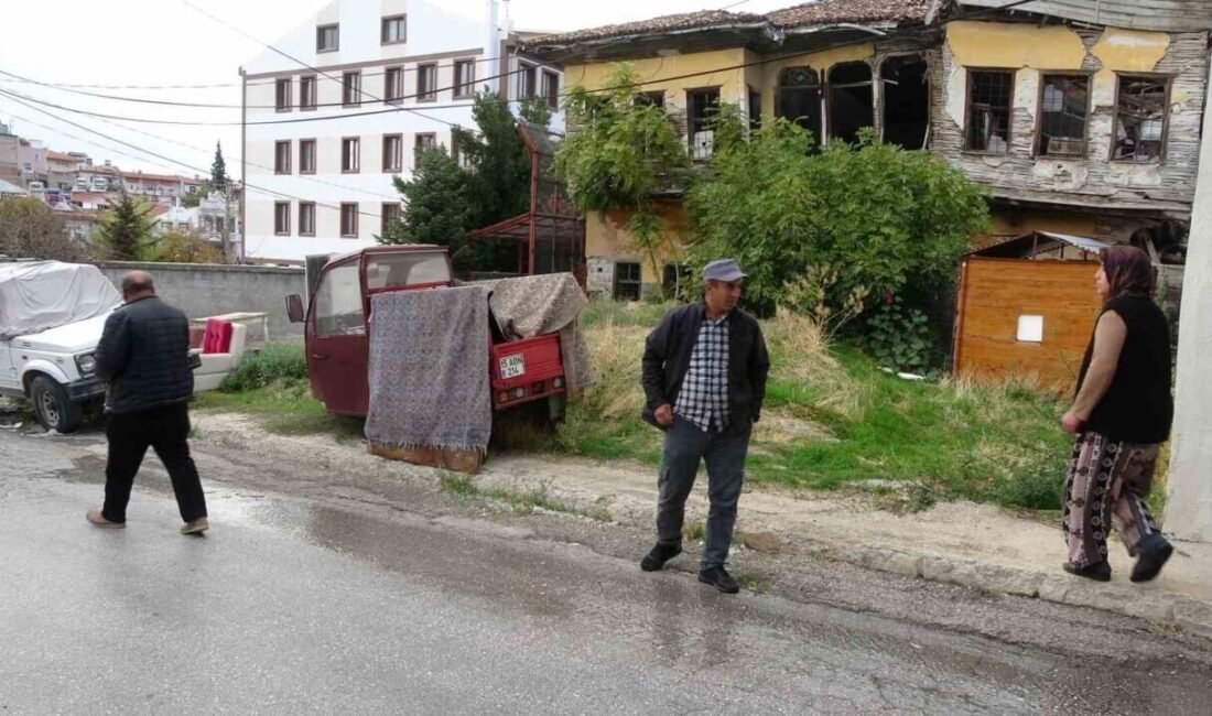 Burdur’da ev sahibi ile kiracının çöp bahçe kavgasında mahalle sakinleri
