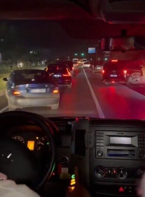 Antalya’da çekildiği belirtilen ambulansa yol verme görüntüsü sosyal medyada gündem