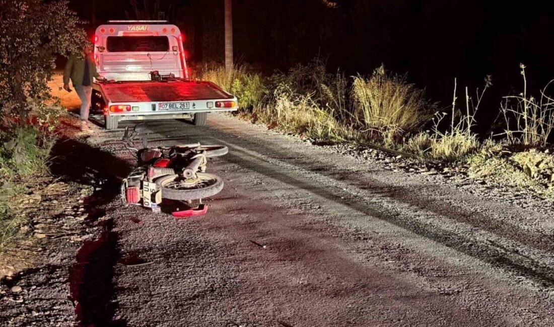 Antalya’nın Gazipaşa ilçesinde devrilen motosikletin sürücüsü yaralandı. Tedavi için hastaneye