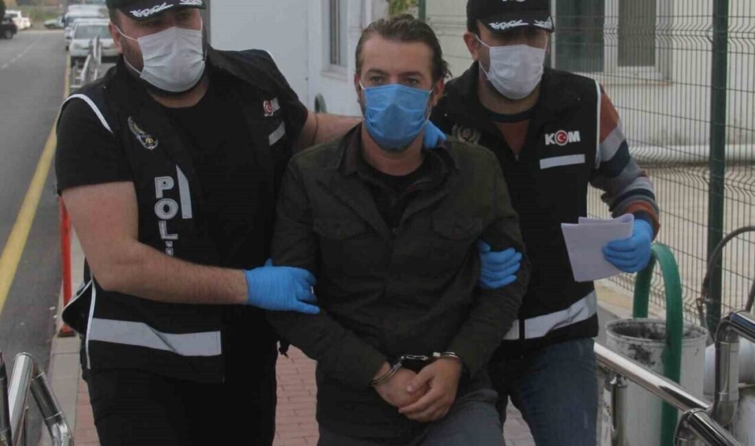 Tutuklandıktan sonra görevden uzaklaştırılan Adana’nın Ceyhan Belediye Başkanı Kadir Aydar’la