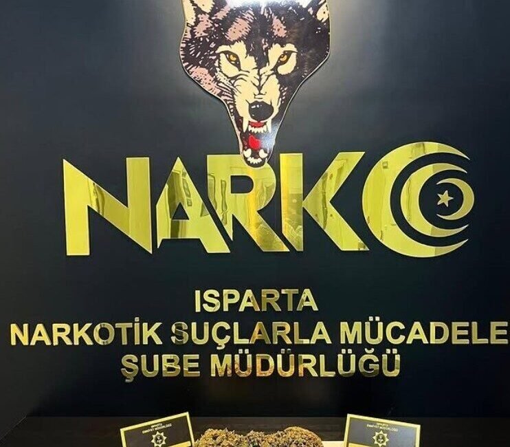 Isparta’da polis ekiplerinin düzenlediği operasyonda 359 gram skunk ve 1,8