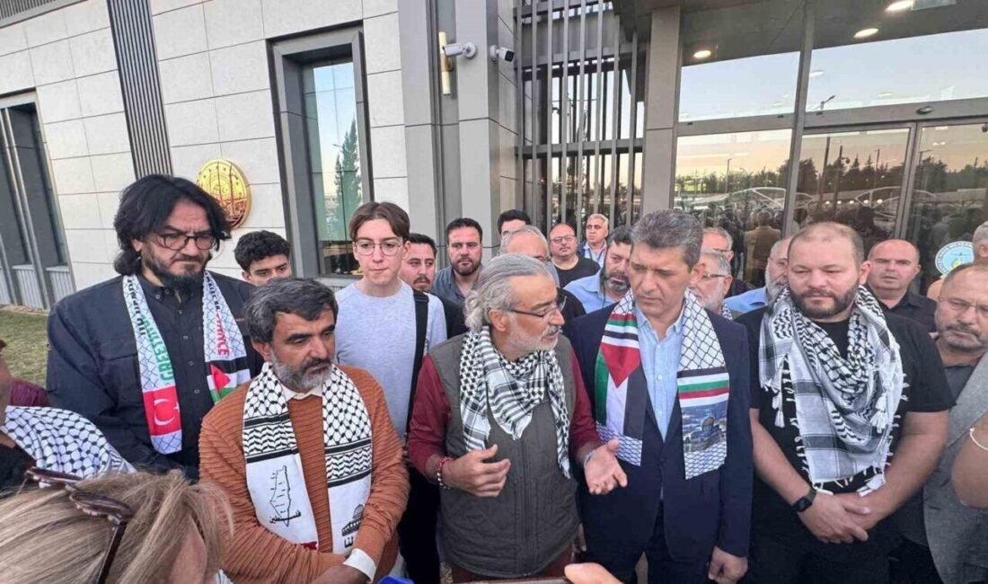 Gazze’deki kuşatmayı kırmak ve insani yardım götürmek amacıyla yola çıkan