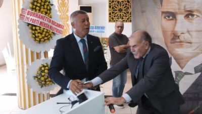 Mersin’in Tarsus ilçesinde yapılan İYİ Parti kongresinde gergin anlar yaşandı,