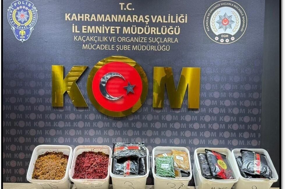 Kahramanmaraş’ta polis ekipleri tarafından düzenlenen operasyonlarda, gümrük kaçağı 75 kilogram